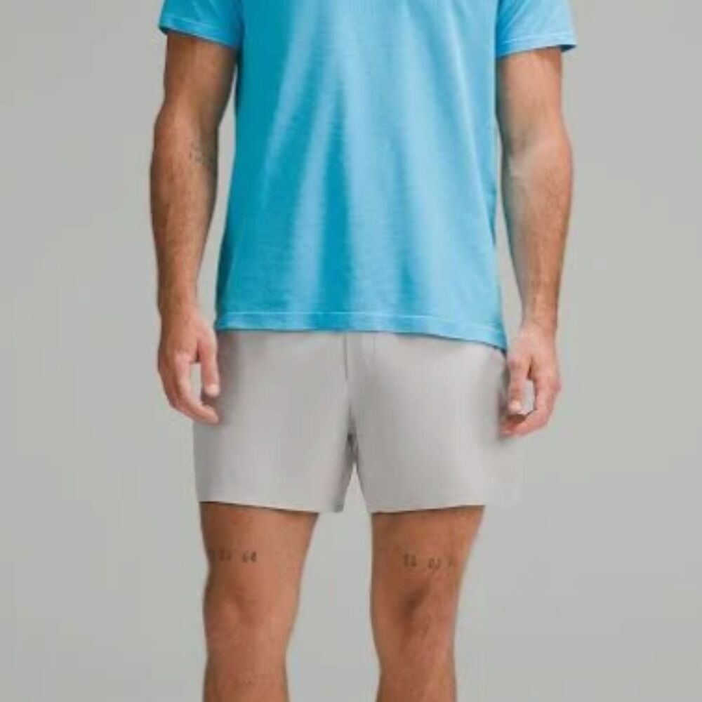 Men Lululemon Pace Breaker Linerless Short 5" Classic Fit Seal Grey Size XXL